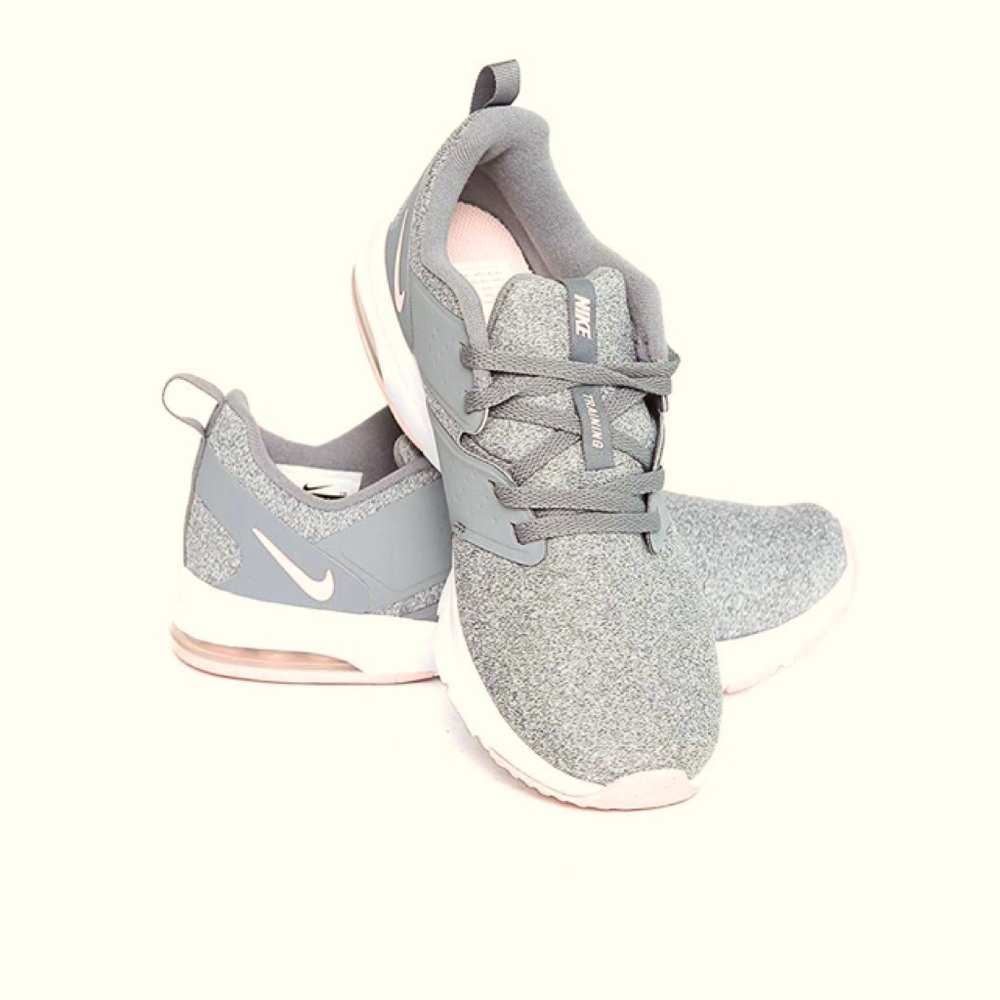WMNS NIKE AIR BELLA TR